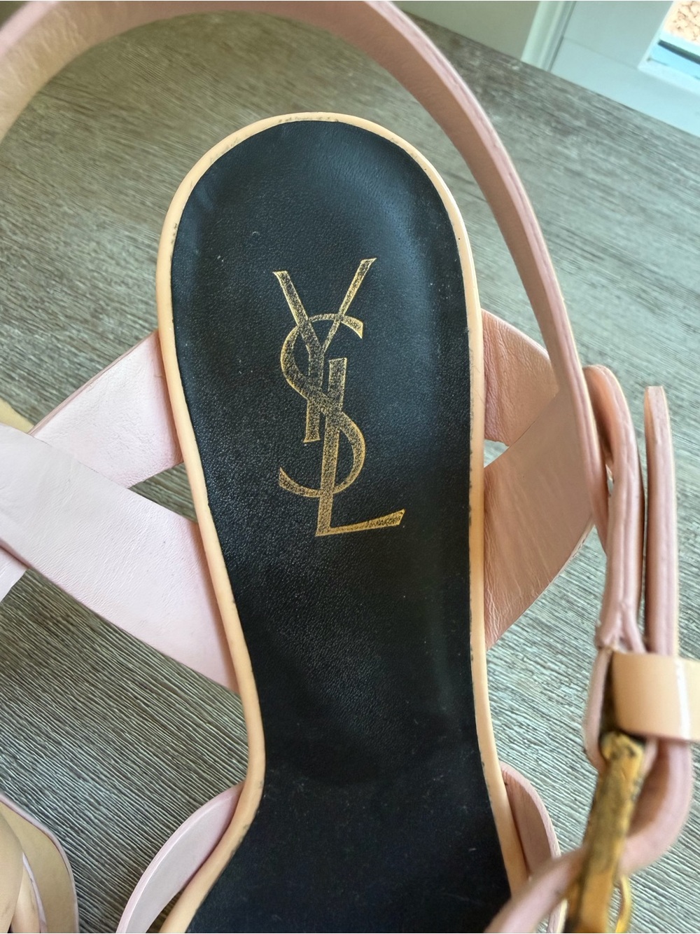 Saint Laurent Blush Patent Leather T-Strap Knot Sandals - Picture 5 of 12